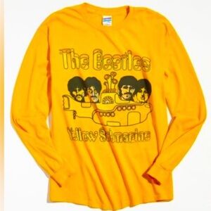 THE BEATLES MEDUIM YELLOW SUBMARINE LONG SLEEVE GRAPHIC TEE URBAN OUTFITTERS NIP